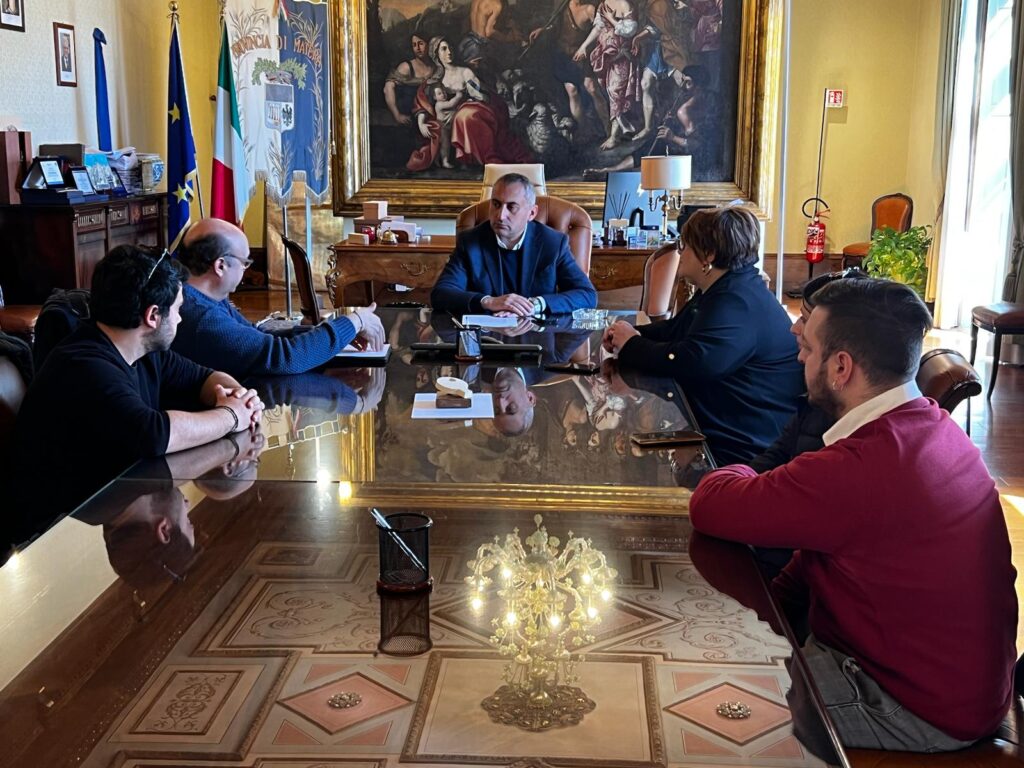 Vertenza CallMat: il presidente della Provincia di Matera, Piero Marrese, ha ricevuto una delegazione dell’Ugl e chiesto al ministero “un tavolo urgente per scongiurare il rischio di 418 esuberi”. presidente