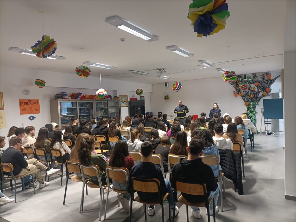 7^ edizione del progetto/concorso PretenDiamo Legalità: la Polizia di Stato di Matera incontra gli studenti. progetto