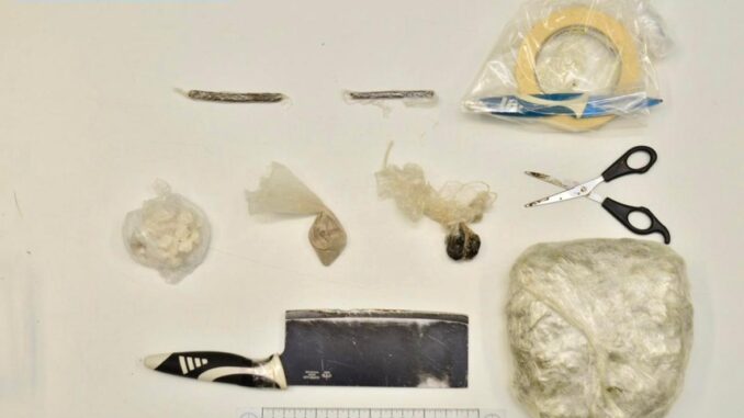 droga-e-altro-materiale-sequestrati