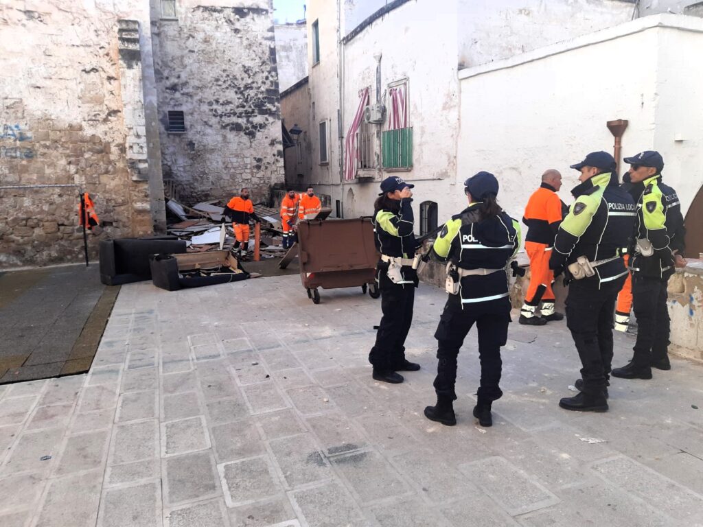 FALÒ ABUSIVI, KYMA AMBIENTE IMPEGNATA NELLE RIMOZIONI ambiente