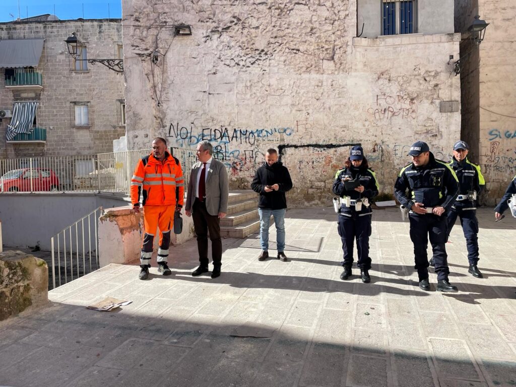 FALÒ ABUSIVI, KYMA AMBIENTE IMPEGNATA NELLE RIMOZIONI ambiente