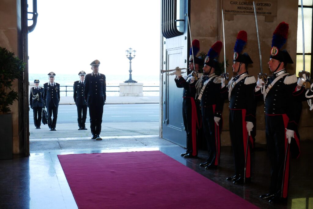 Il Generale de Vita ha visitato il Comando Provinciale dei Carabinieri di Bari. bari