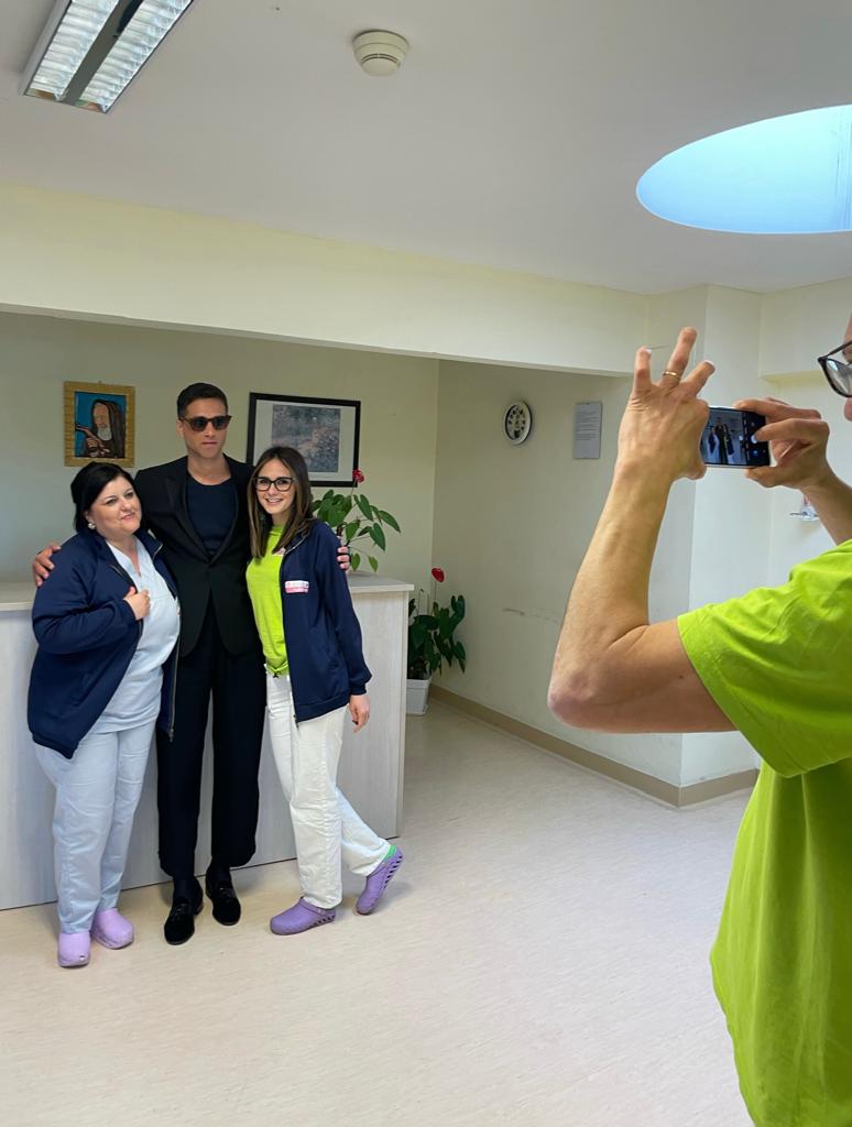 Taranto, 8 aprile 2024 – Donato un nuovo banco reception per l’oncologia del San Pio di Castellaneta. banco,castellaneta