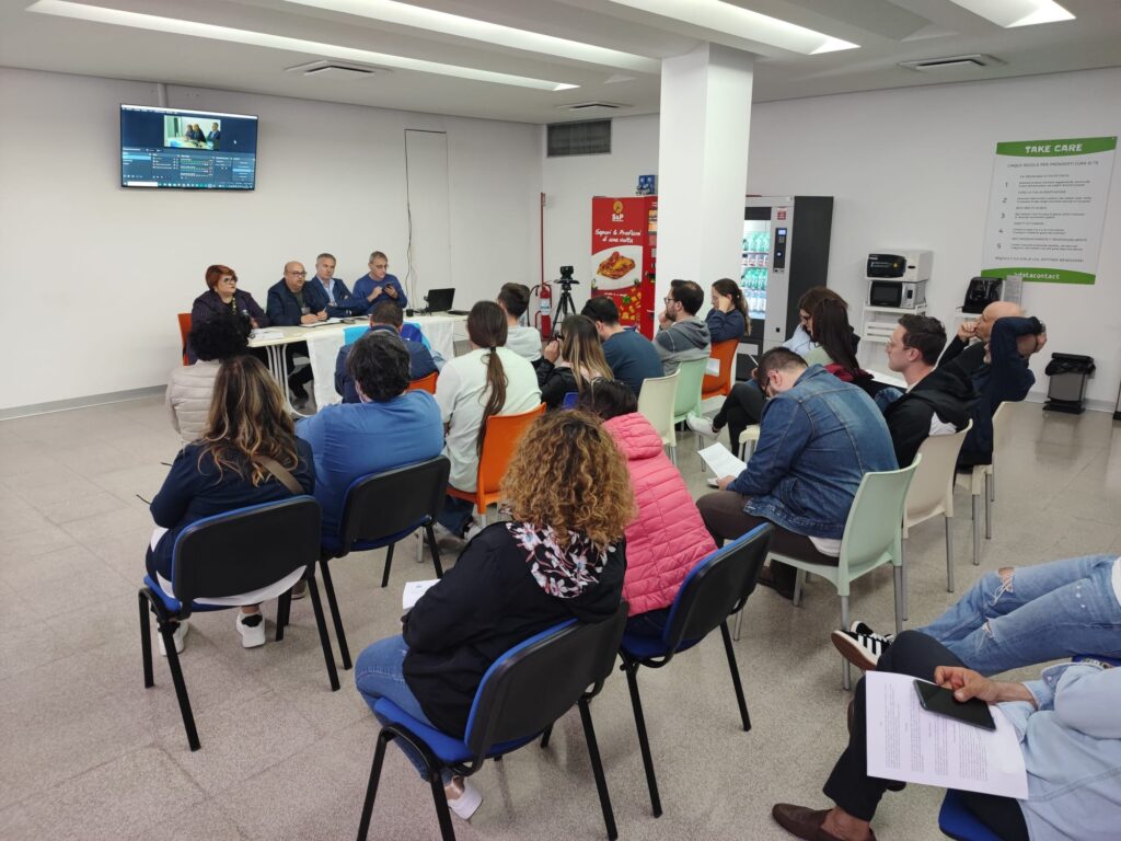 Datacontact Matera, l’Ugl ha incontrato in assemblea i lavoratori lavoratori