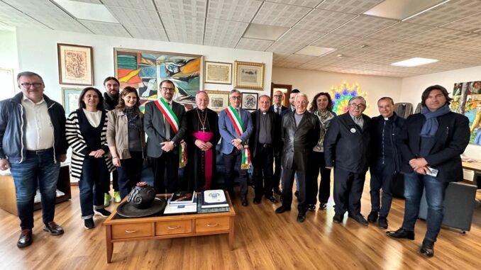 Il-saluto-di-Bennardi-a-Ligorio-Gruppo