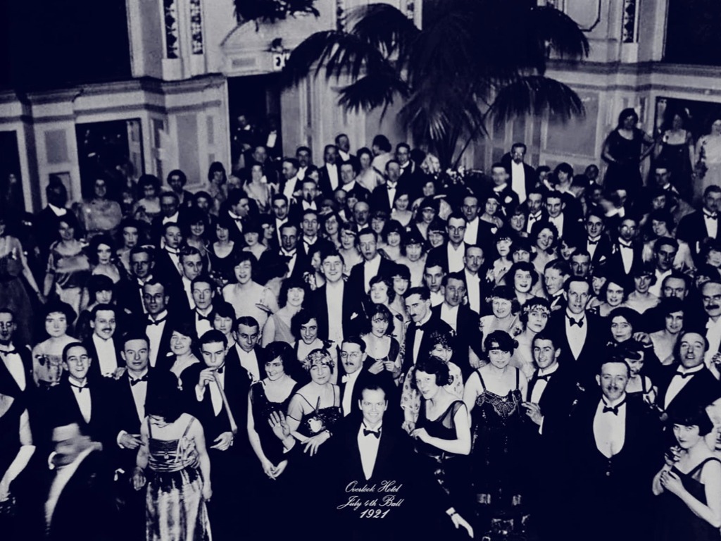 CINEPASSEGGIATA A RIVELLO: IL BORGO SOSPESO SU TRE COLLI, SET NARRATO PER IL FILM - SHINING - DI STANLEY KUBRICK cinepasseggiata