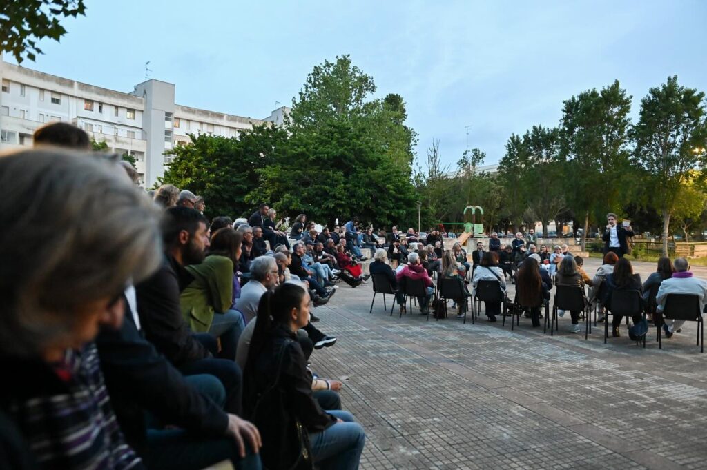 Venerdì 10 maggio alle ore 20 Carlo Salvemini terrà un incontro pubblico con i cittadini a Parco Corvaglia. terra