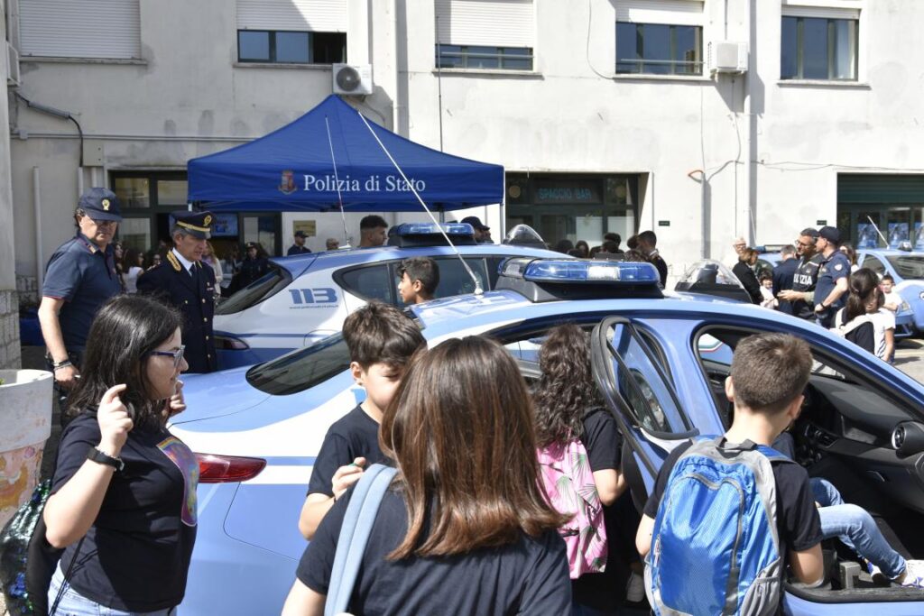 Matera: premiati gli studenti vincitori del progetto PretenDiamo Legalità, promosso da Polizia di Stato e Ministero dell’Istruzione e del Merito matera
