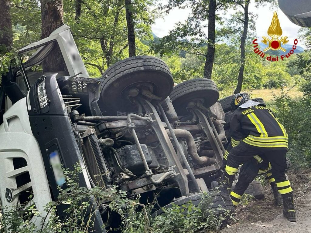 Incidente stradale a San Fele (Pz). Conducente perde la vita incidente