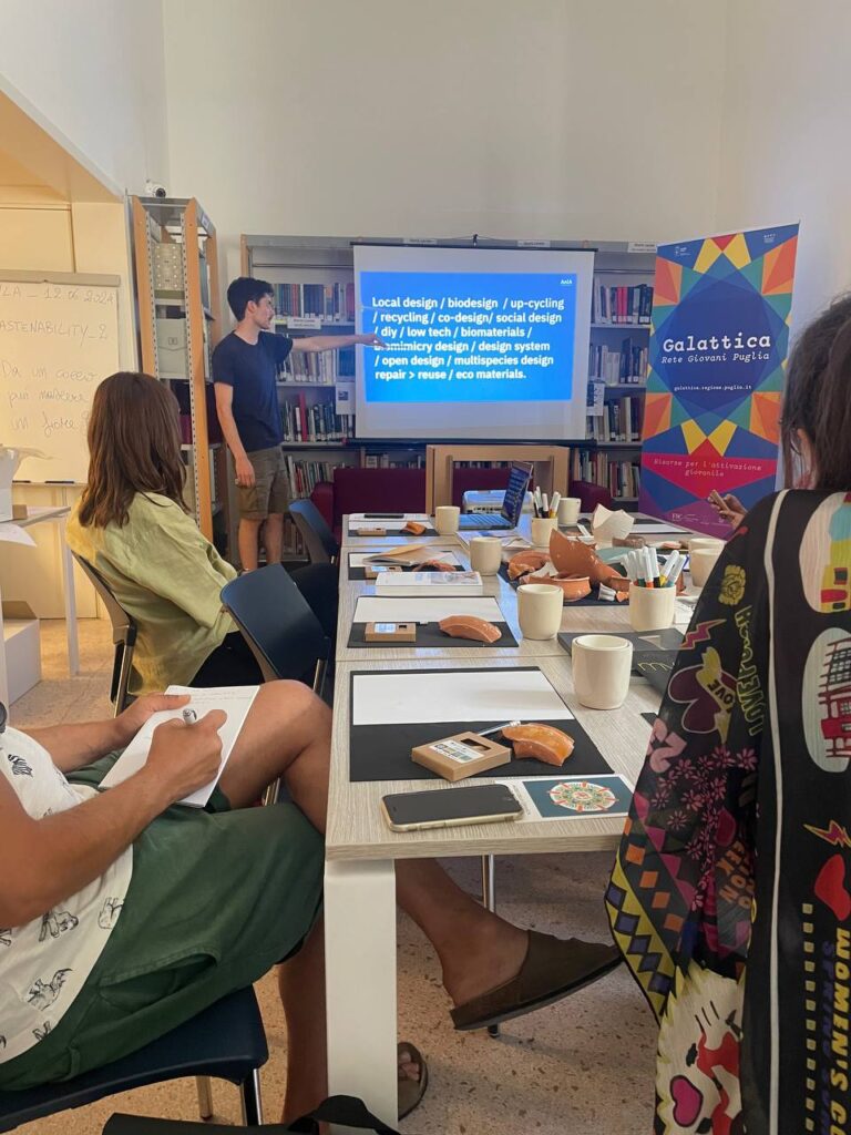 MARTEDÌ 25 GIUGNO A CUTROFIANO CON IL LABORATORIO “STRUMENTI PER LA SOSTENIBILITÀ: NORMAZIONE E LIFE CYCLE ASSESSMENT” PROSEGUE A NEW LOCAL AGE - EDUCAZIONE ECOLOGICA ALLA PROGETTAZIONE SOSTENIBILE. progettazione
