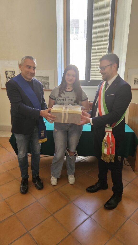 Caccia al tesoro per i 90 anni della biblioteca Stigliani organizzata dalla Provincia di Matera: entusiasmo alle stelle per gli alunni del liceo Duni. caccia,tesoro