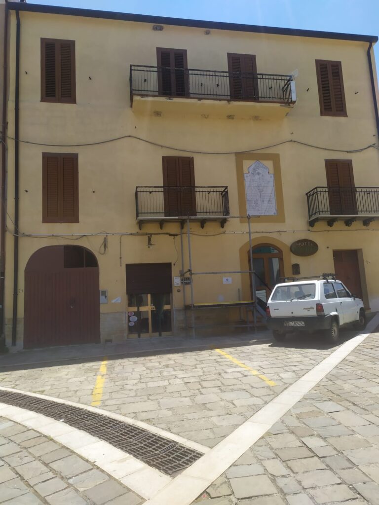 Bando per la gestione dell’albergo comunale di Oliveto Lucano, scadenza manifestazione d’interesse il prossimo 01 luglio. manifestazione