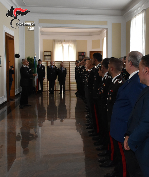 Bari: il saluto del Generale Antonio de Vita ai Carabinieri della Legione “Puglia bari