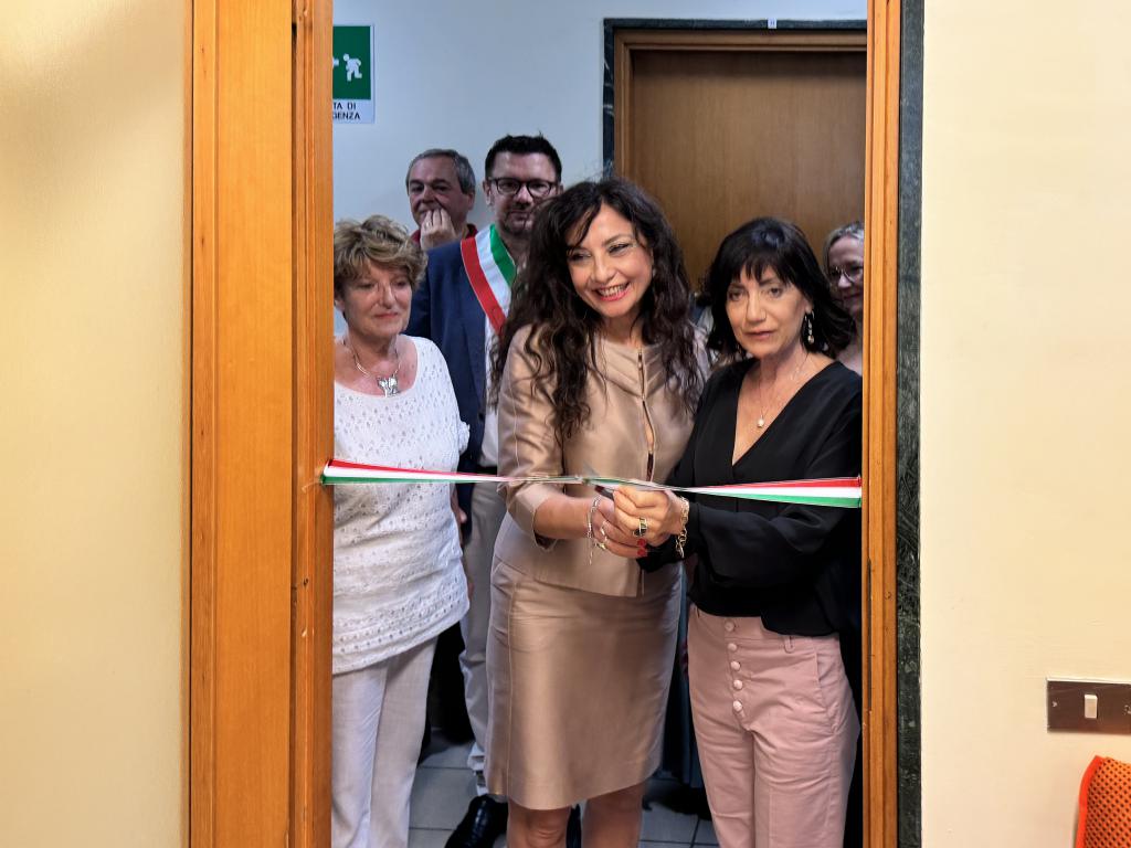 LA POLIZIA DI STATO INAUGURA A MATERA "UNA STANZA TUTTA PER SE’" matera