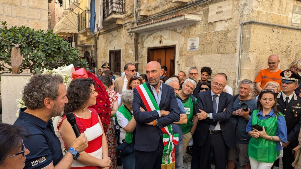 STAMATTINA IN LARGO AMENDONI LA CERIMONIA IN RICORDO DI MICHELE FAZIO - VITTIMA INNOCENTE DI MAFIA vittima