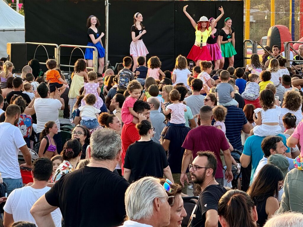 Festa di apertura del lido Il sogno del capitano con la famosa Youtuber Lucilla sogno