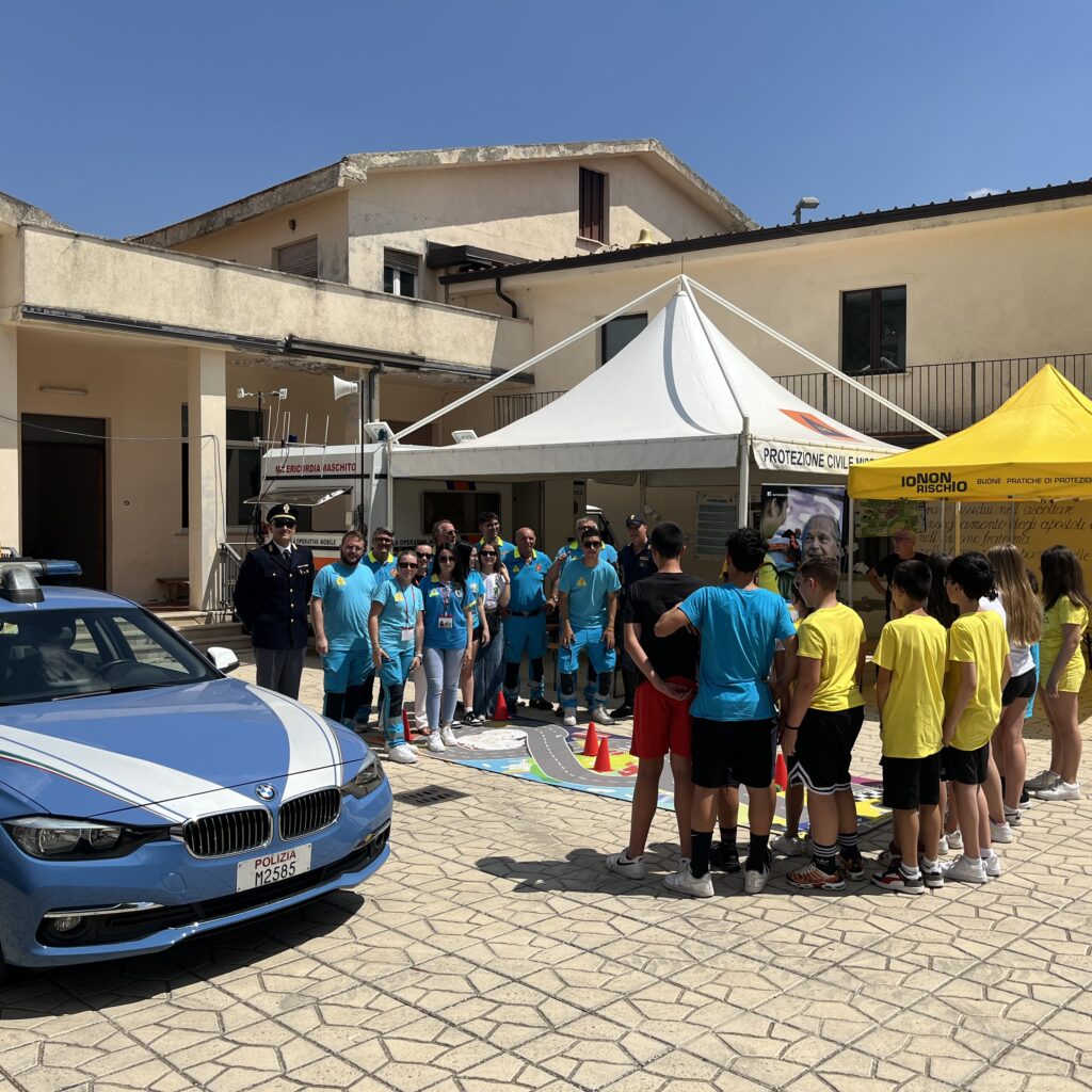 “ Anch’io sono la Protezione civile” - La Polizia di Stato inontra i ragazzi dei campi scuola di Tito e Maschito, in provincia di Potenza. polizia di stato