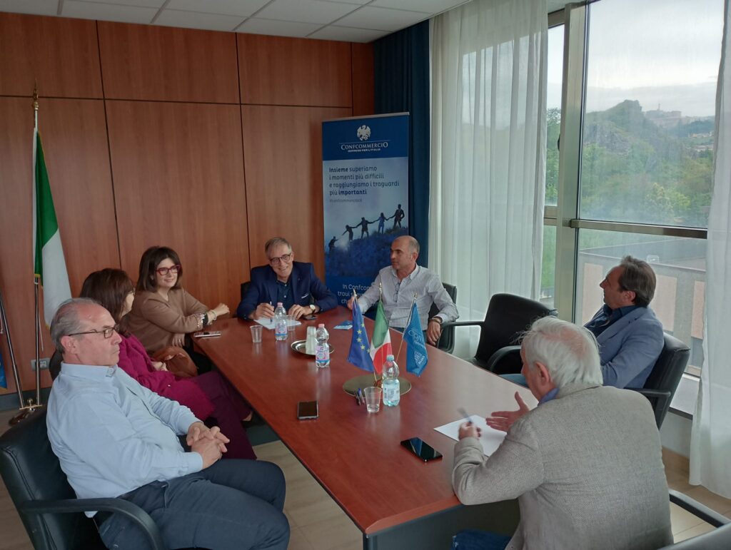 Confcommercio, i consumatori vogliono più negozi in città, i negozi di vicinato sono insostituibili