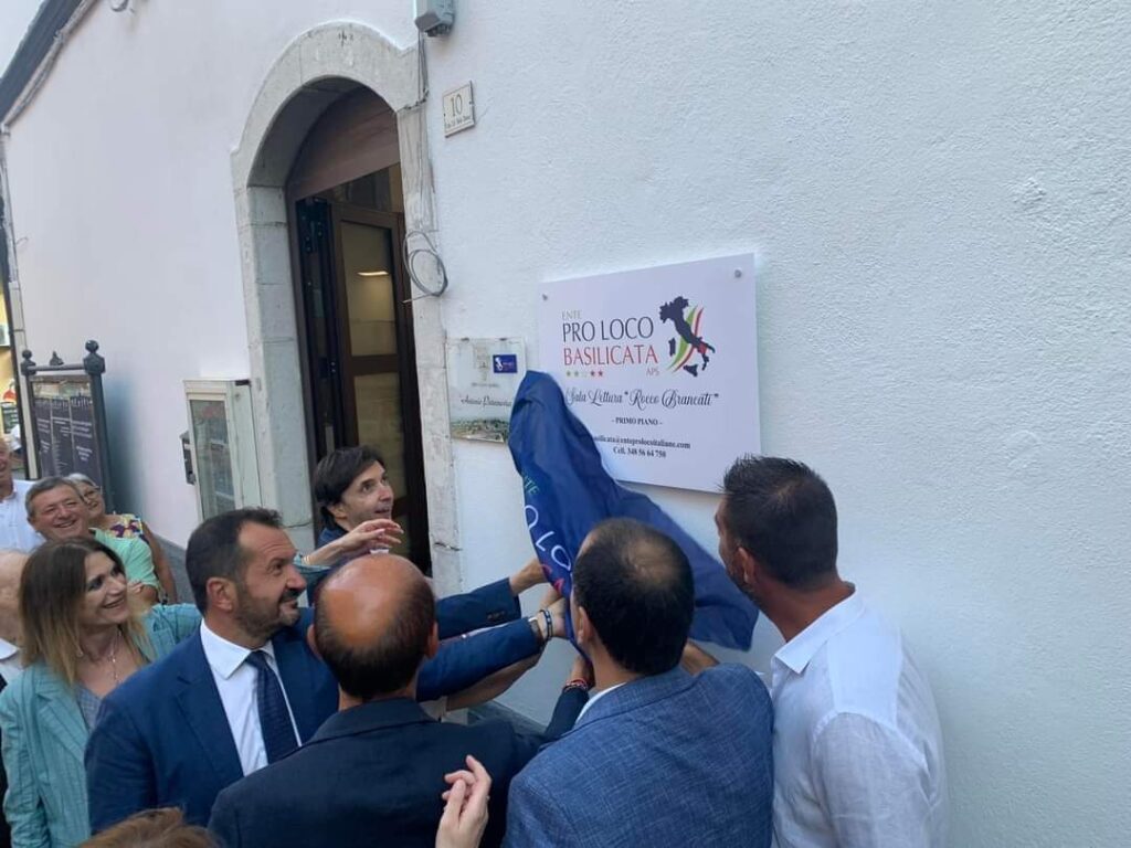Inaugurata a Barile la sede regionale di Ente Pro Loco Basilicata Aps e la sala lettura "Rocco Brancati" barile