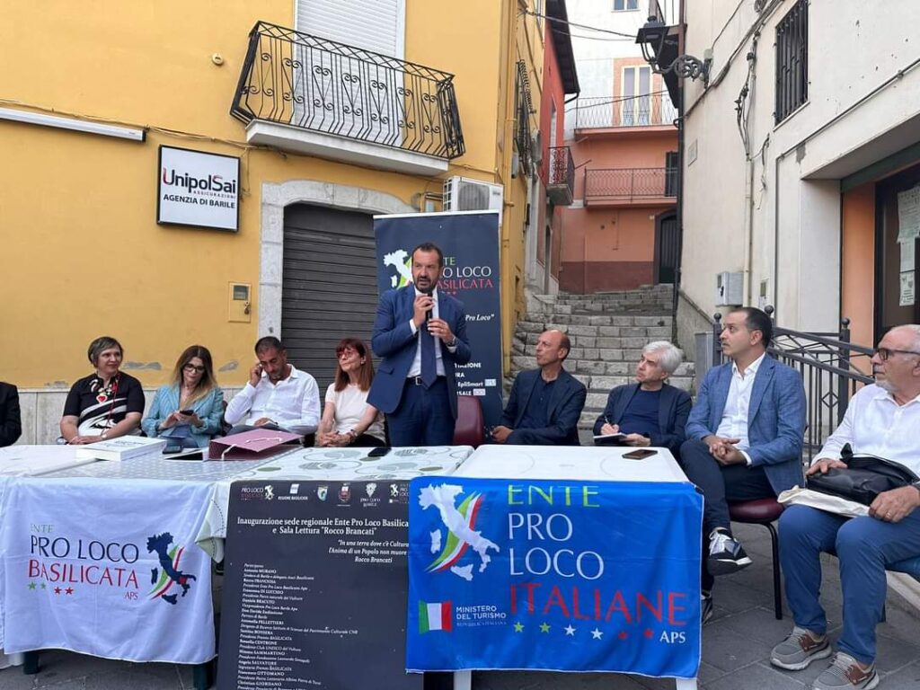 Inaugurata a Barile la sede regionale di Ente Pro Loco Basilicata Aps e la sala lettura "Rocco Brancati" barile