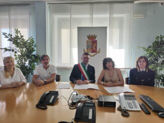 Polizia di Stato e Comune e di Matera insieme per prevenire lo stalking e le violenze. Sindaco e Questore sottoscrivono il PROTOCOLLO ZEUS, un’intesa incentrata sul percorso di recupero degli autori delle condotte violente.