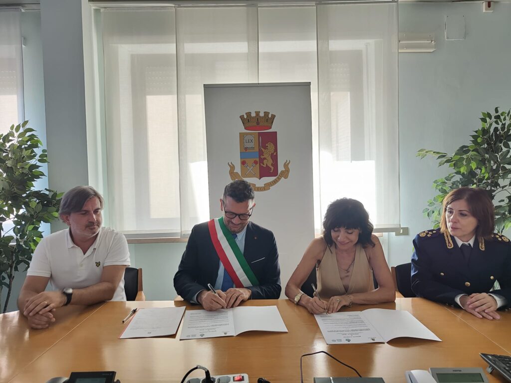 Polizia di Stato e Comune e di Matera insieme per prevenire lo stalking e le violenze. Sindaco e Questore sottoscrivono il PROTOCOLLO ZEUS, un’intesa incentrata sul percorso di recupero degli autori delle condotte violente. polizia