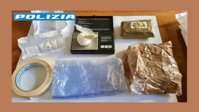 droga e altro materiale sequestrati