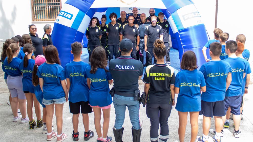 "Anch'io sono la protezione civile" - La Polizia di Stato incontra i giovani dei campi scuola delle Associazioni di volontariato della protezione civile