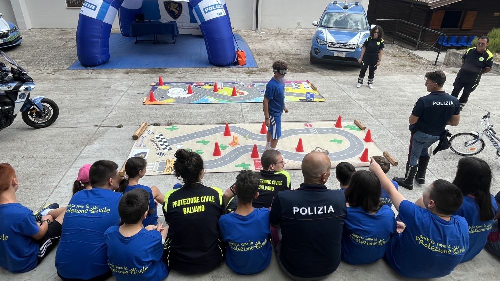 "Anch'io sono la protezione civile" - La Polizia di Stato incontra i giovani dei campi scuola delle Associazioni di volontariato della protezione civile