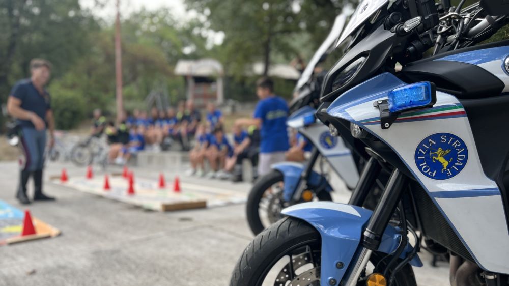 "Anch'io sono la protezione civile" - La Polizia di Stato incontra i giovani dei campi scuola delle Associazioni di volontariato della protezione civile