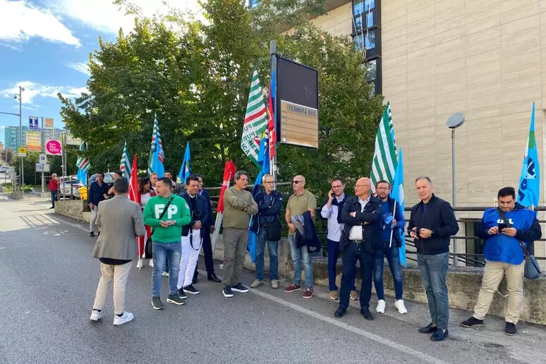 Sanità privata: Sit-in Fp Cgil, Cisl Fp e Uil Fpl davanti la Regione sanita,regione