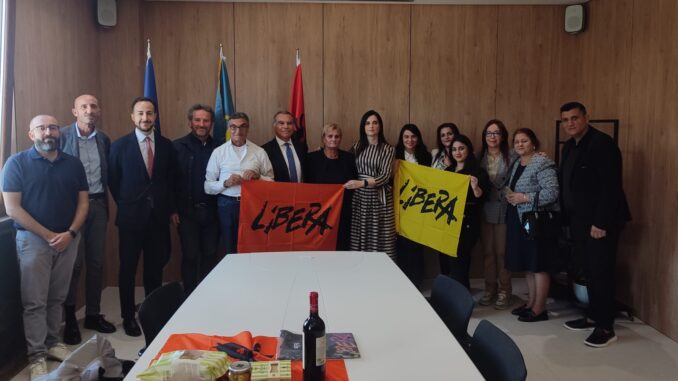 23-10-24 l’assessore all’Antimafia sociale Nicola Grasso all’evento promosso da Libera Puglia a Durazzo in ricordo di Florian Mesuti_2