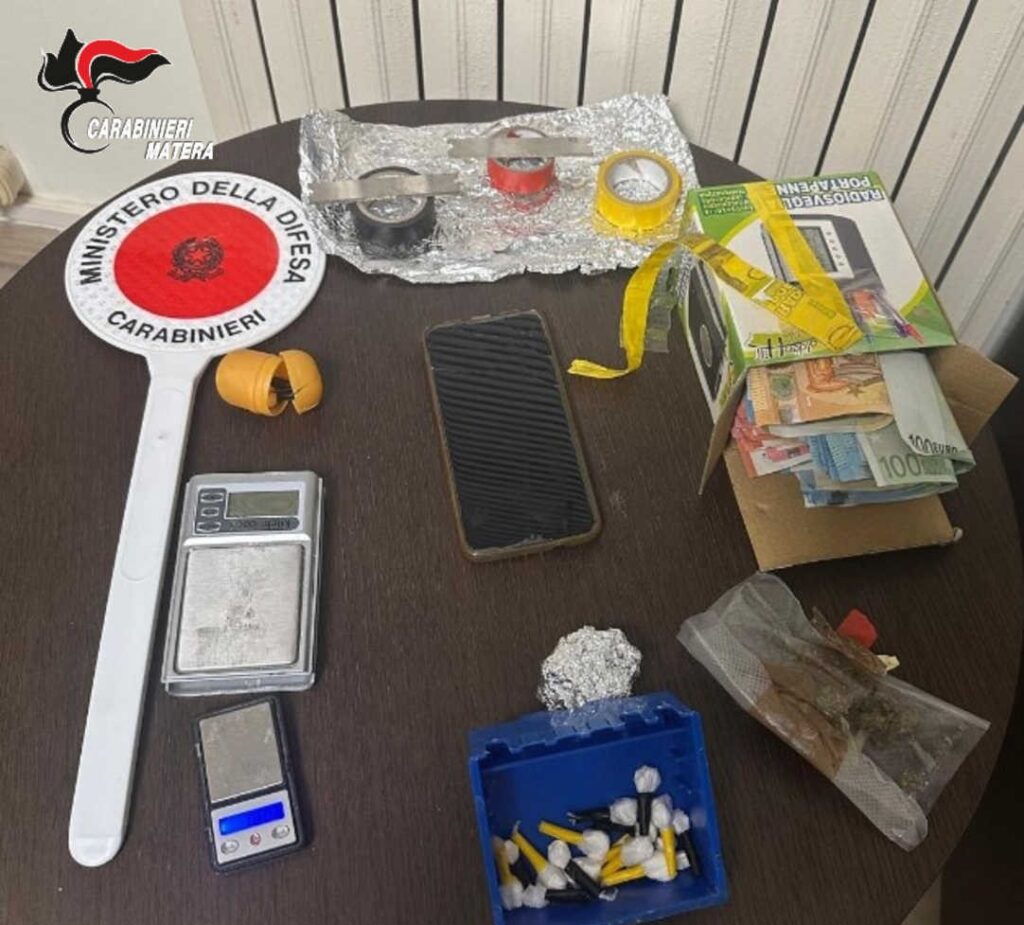 MONTALBANO JONICO: ARRESTATO UN PRESUNTO SPACCIATORE NELL’AMBITO DI CONTROLLI STRAORDINARI PER CONTRASTARE LO SPACCIO DI STUPEFACENTI. controlli
