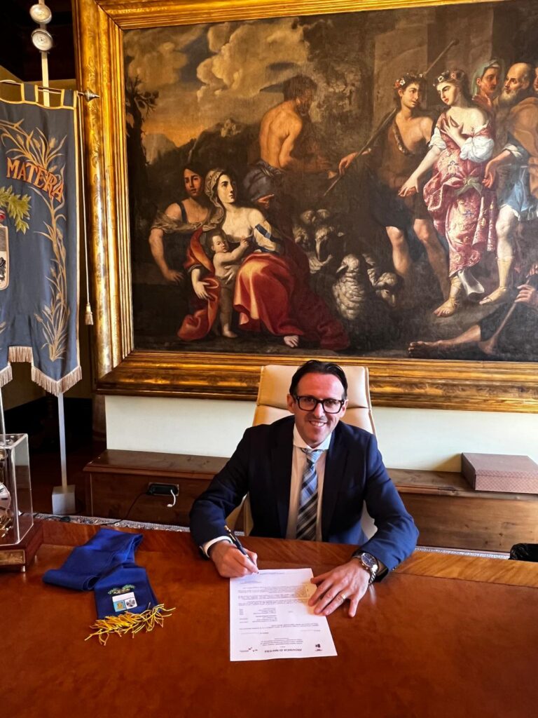 Trasporti ferroviari, il Presidente della Provincia di Matera Francesco Mancini condivide e sostiene “la richiesta di istituire una fermata del Frecciarossa Taranto-Milano nello scalo di Grassano”. frecciarossa