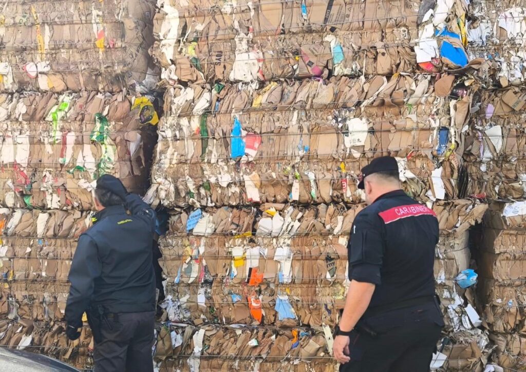 VIOLAZIONI IN MATERIA DI STOCCAGGIO E TRATTAMENTO RIFIUTI A RISCHIO INCENDIO -