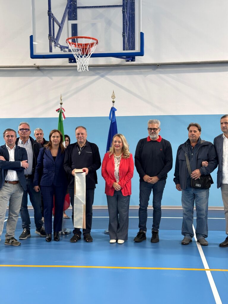 INAUGURATA LA NUOVA PALESTRA AL LICEO CLASSICO “MARZOLLA” DI BRINDISI Brindisi