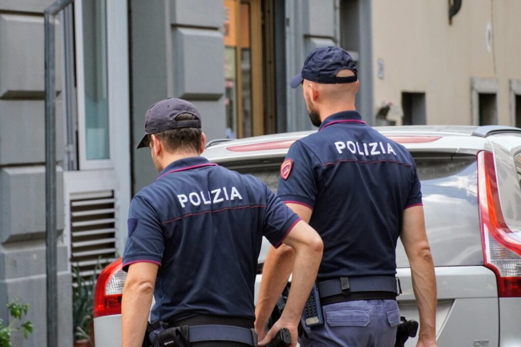 Matera, picchiano violentemente un cameriere in un ristorante del centro storico: Avviso di conclusione indagini nei confronti di quattro persone matera,cameriere,indagini