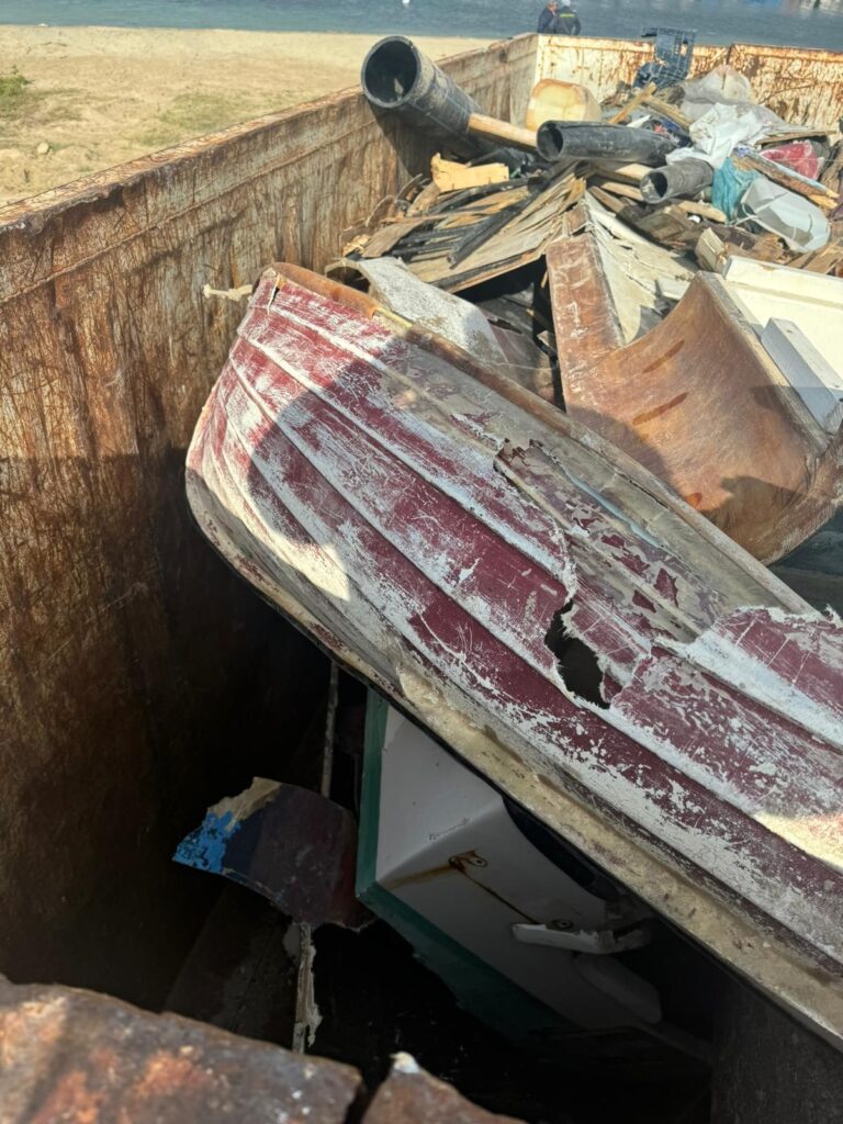 ESEGUITA PULIZIA STRAORDINARIADELL’ARENILE DEL PORTO DI TORRE A MARE