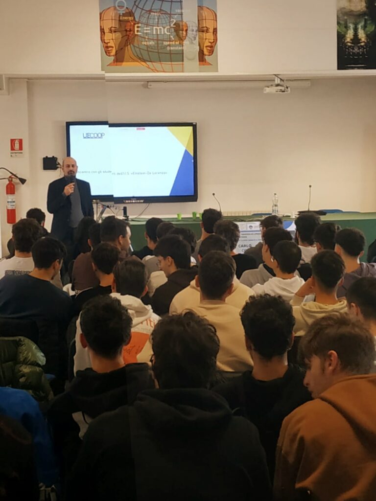 A POTENZA UN INCONTRO INFORMATIVO SUL MODELLO COOPERATIVO RIVOLTO AGLI STUDENTI DEL V° ANNO.