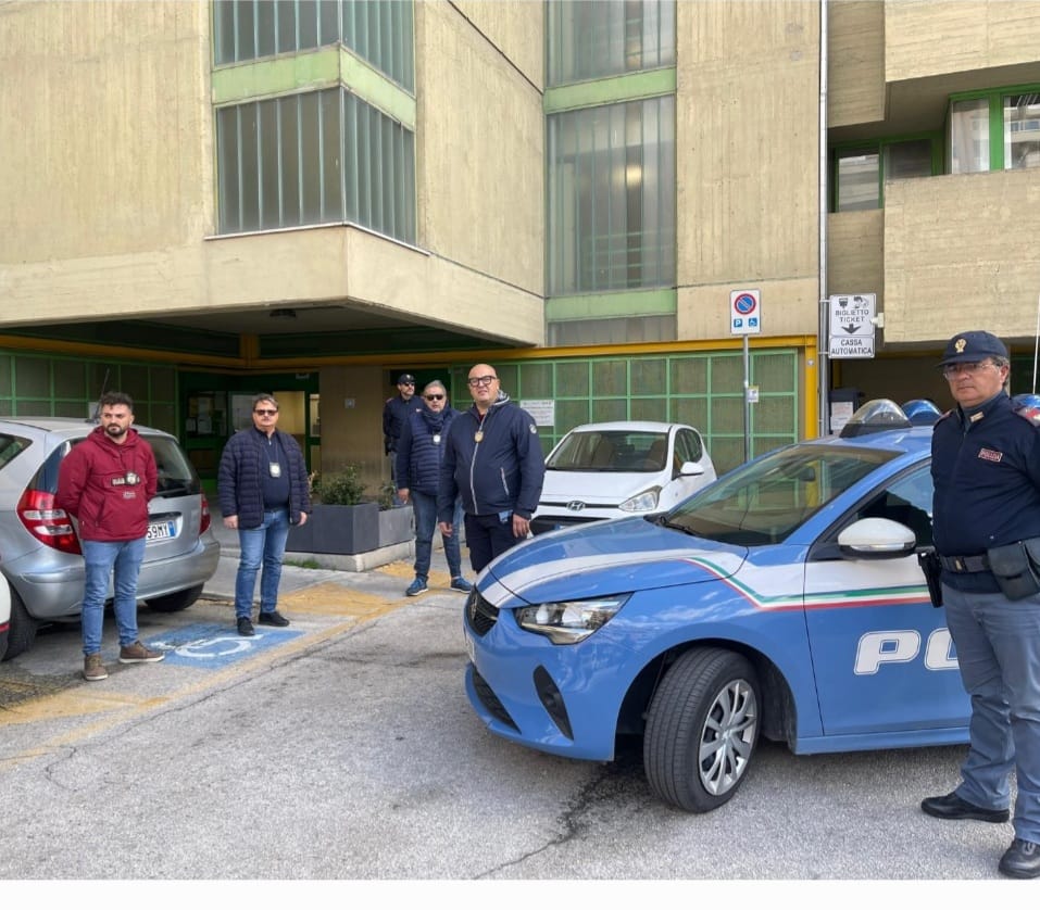 Matera: La Polizia di Stato esegue due ordinanze di custodia cautelare in carcere, emesse dal GIP del Tribunale di Matera, nei confronti degli autori del recente furto nella sede del Comune