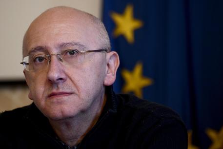 De Magistris, gli enti locali sono sotto usura