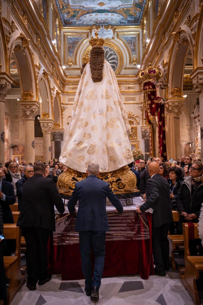 “Vestita di Sole” -