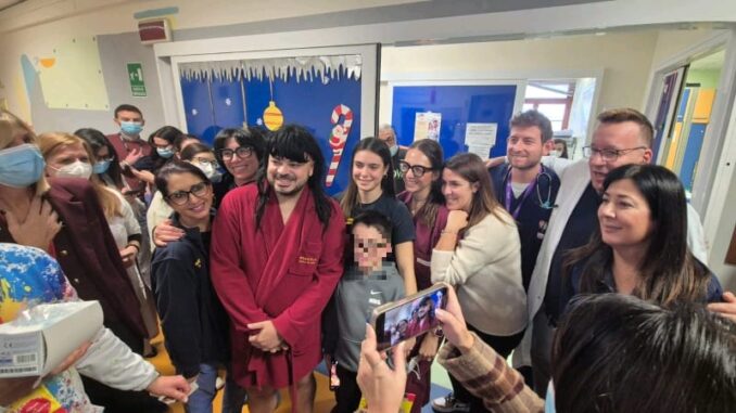 CoS 128 Il comico Mandrake in visita all ospedale di Taranto 09 12 2024 (3)