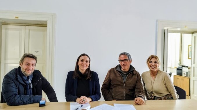 FIRMA PARTENARIATO TOMBE A CAMERA