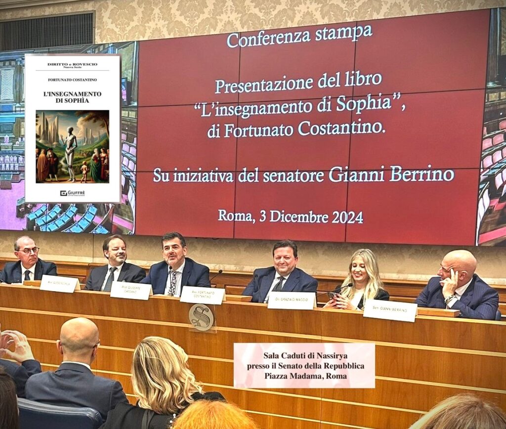 <L’insegnamento di Sophìa><la lezione="" di="" sophia=""> di Fortunato Costantino. Il prof. Cassano (European School of Economics) e l’on. Di Maggio (FDI) alla presentazione di una novella cyborg,</la>