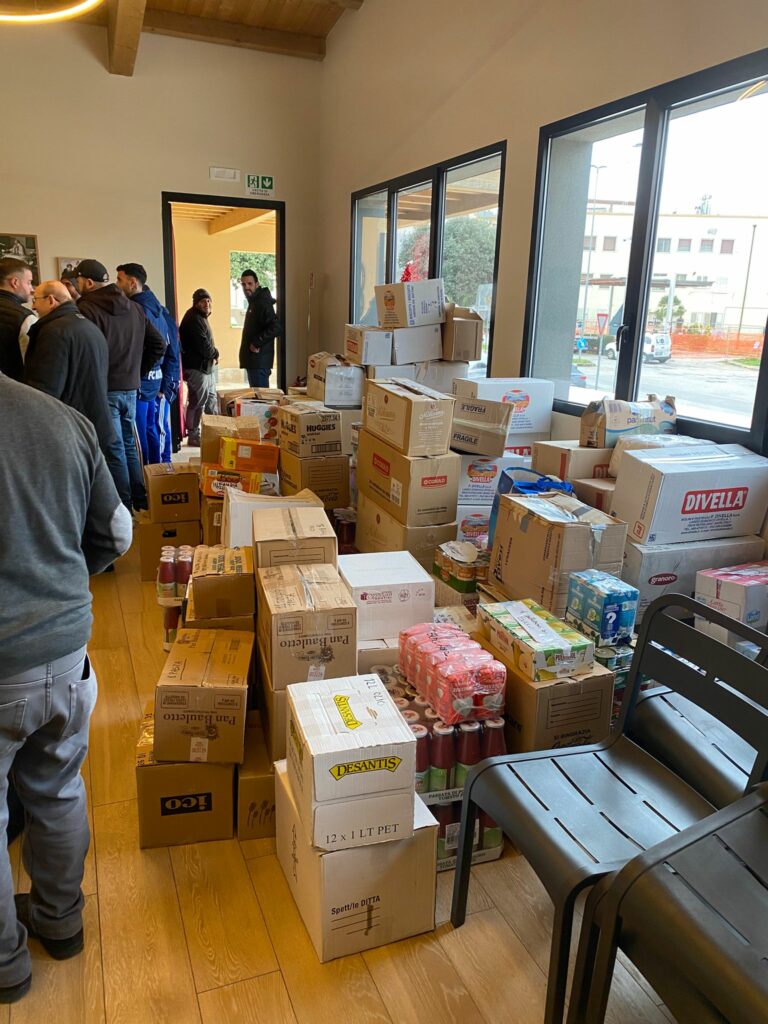 Matera. Più di 2 tonnellate di cibo per i Pasti Biancazzurri per Natale Matera