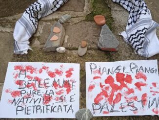MOLITERNO (POTENZA) – UNA INSTALLAZIONE SUL TEMA DELLA NATIVITA’ E IN SOLIDARIETA’ CON IL POPOLO STRAZIATO DI GAZA