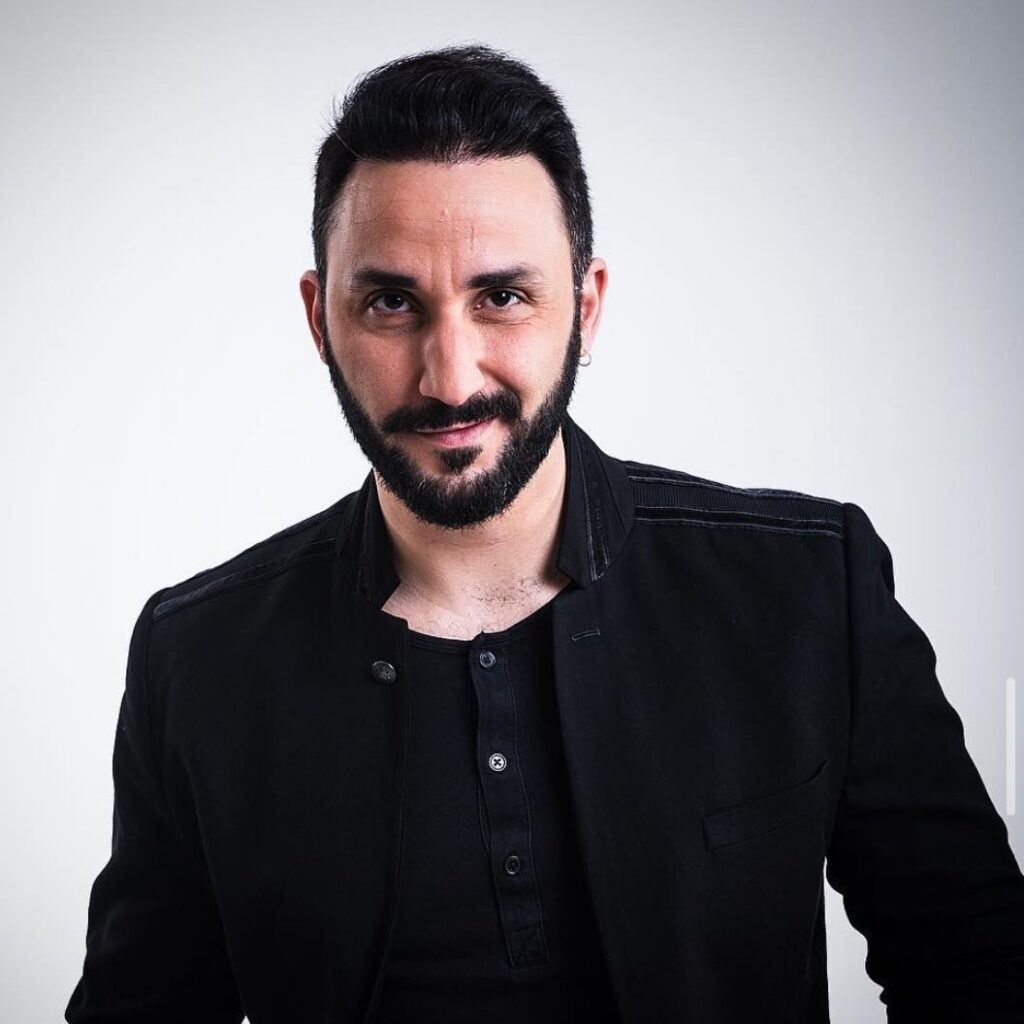 Musica: Melodica omaggia Fabrizio De Andrè con lo spettacolo di Alessandro Sparacino, accompagnato dal pianista Carmelo Gerbaro. musica