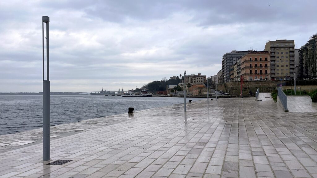 LA RIGENERAZIONE DELLA CITTA’ VECCHIA È REALTA’: IN SETTIMANA SI INAUGURA IL PRIMO TRATTO DEL WATERFRONT, AD APRILE SI CONSEGNANO PALAZZO TROILO, PALAZZO AMATI E CASA PAISIELLO