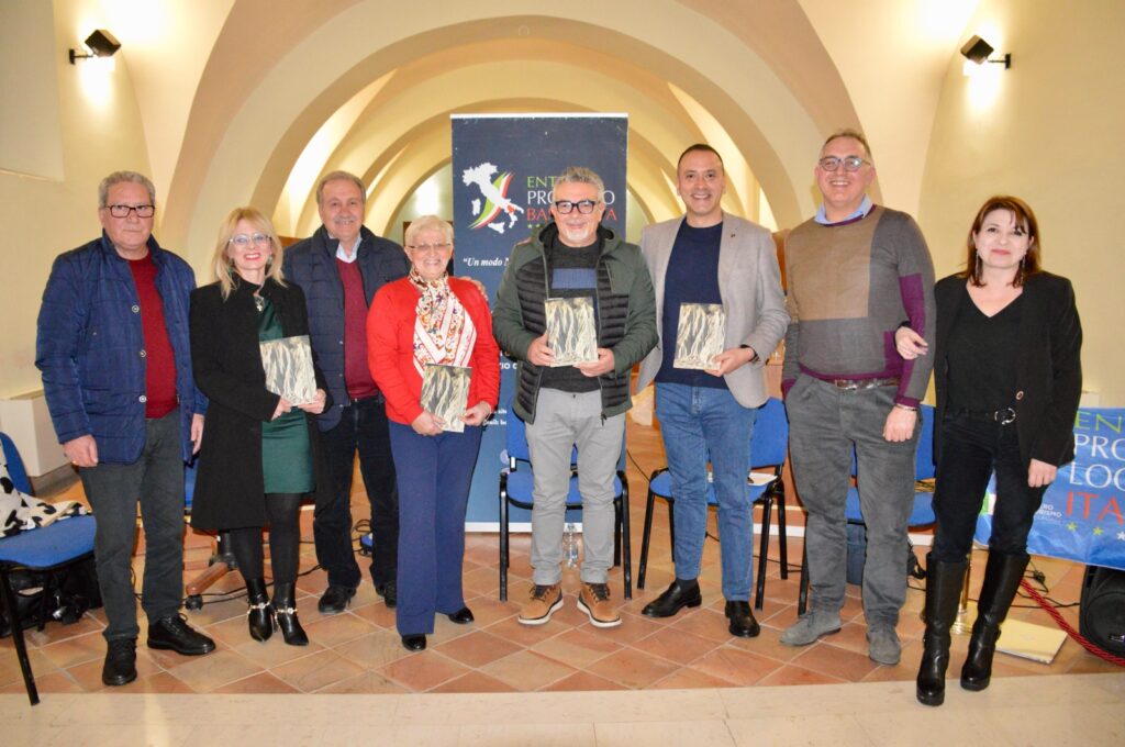 Presentato a Scanzano Jonico da Ente Pro Loco Basilicata il libro "Paesaggi dell'abbandono, Riforma Fondiaria in Basilicata" di Luca Somma